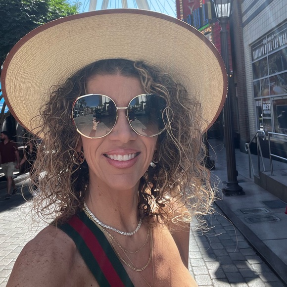 Meet your Posher, Rhondakaye - Picture 2 of 6